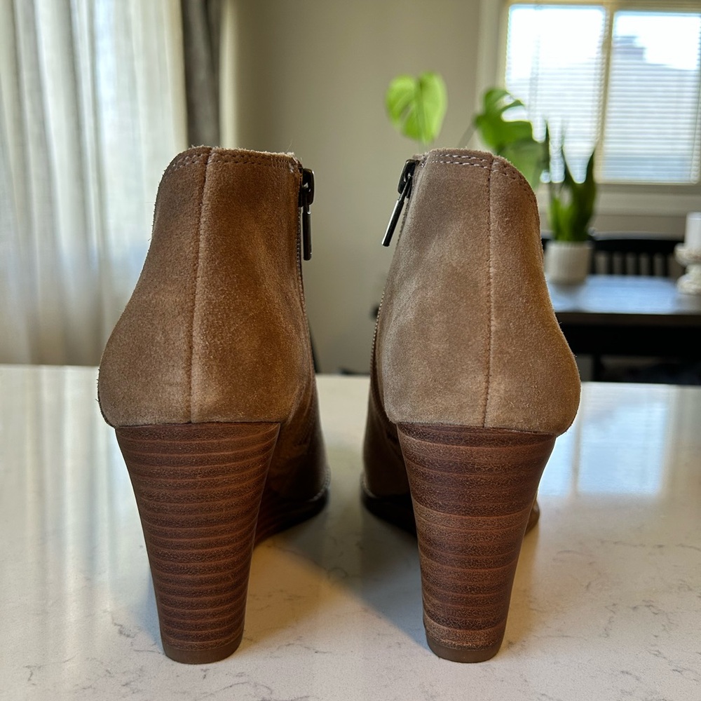 EUC Lucky Brand Yakeena Suede Wedge Ankle Booties 8.5/39 - Picture 6 of 14